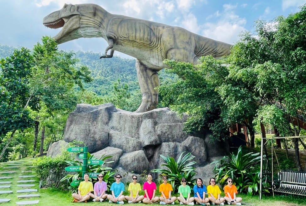 Giant dinosaur models at the Dinosaur Park.