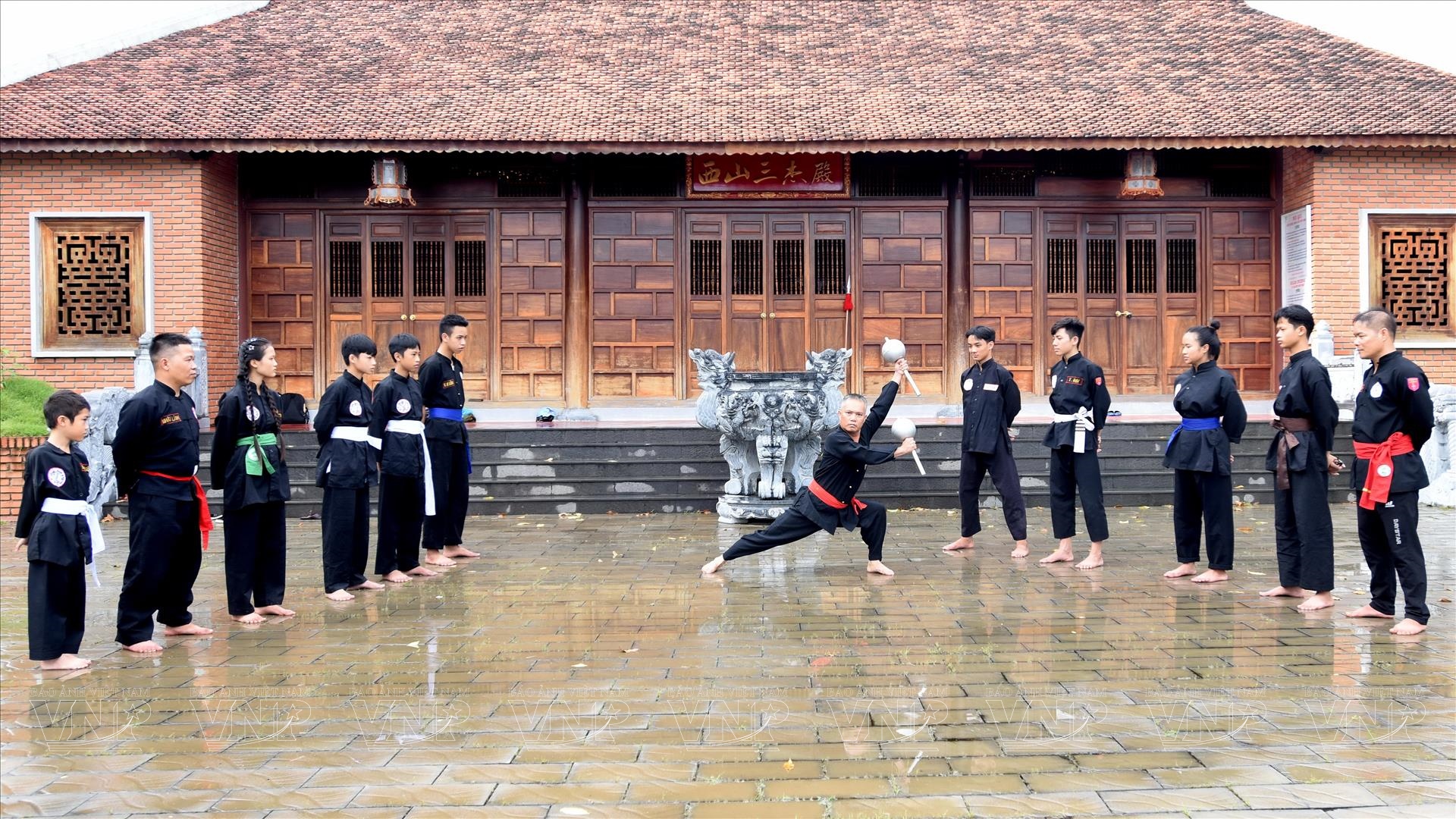 Practitioners wearing traditional Vo Co Truyen uniforms